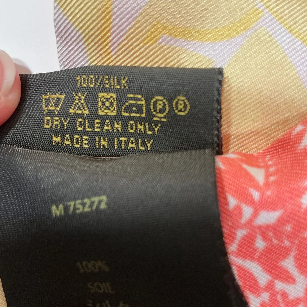 Louis Vuitton silk twilly - Picture 5 of 7